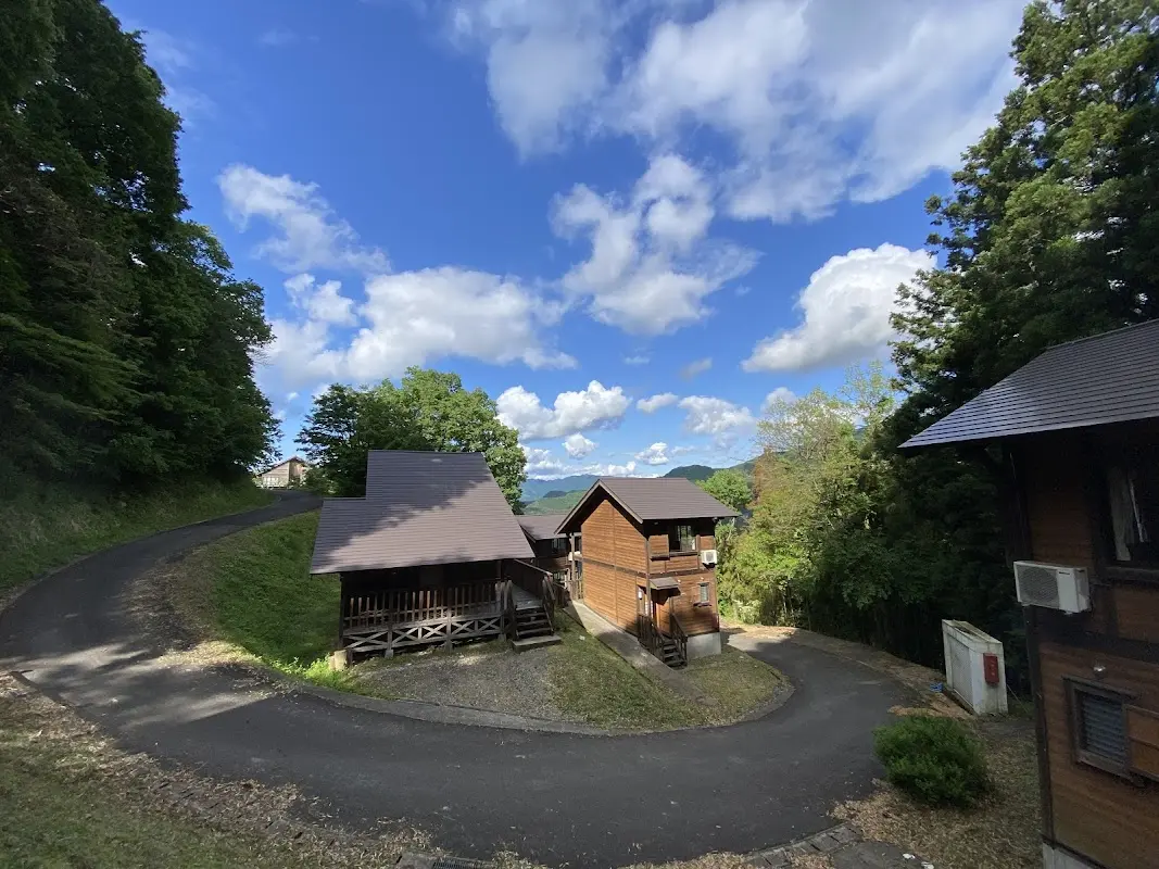 吉滝キャンプ場コテージ村